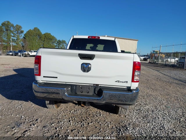 38412788 :رقم المزاد ، 3C6UR5DL6PG632975 vin ، 2023 Ram 2500 Big Horn  4x4 6'4 Box مزاد بيع