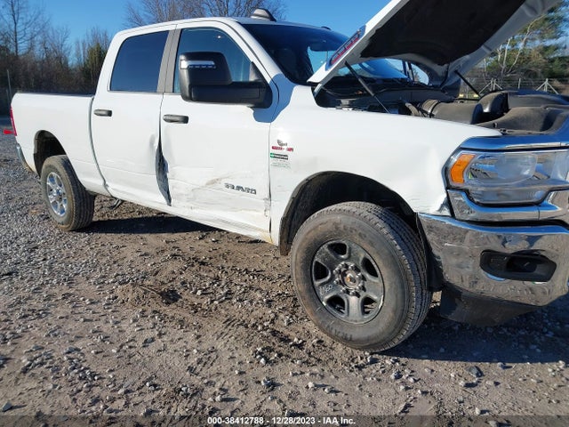 38412788 :رقم المزاد ، 3C6UR5DL6PG632975 vin ، 2023 Ram 2500 Big Horn  4x4 6'4 Box مزاد بيع