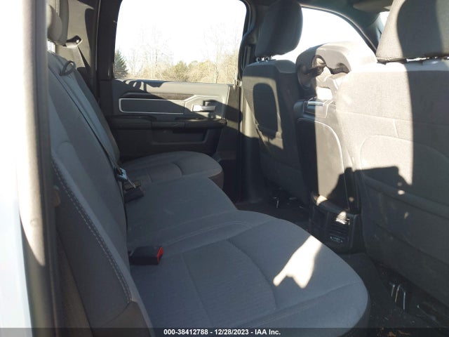 38412788 :رقم المزاد ، 3C6UR5DL6PG632975 vin ، 2023 Ram 2500 Big Horn  4x4 6'4 Box مزاد بيع