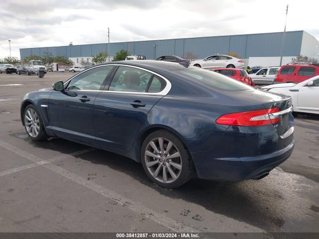 2013 JAGUAR XF SAJWA0ES0DPS63573 Photo 2