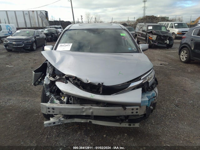 Toyota SIENNA XLE 2022 5TDYRKECXNS117046 Image 13