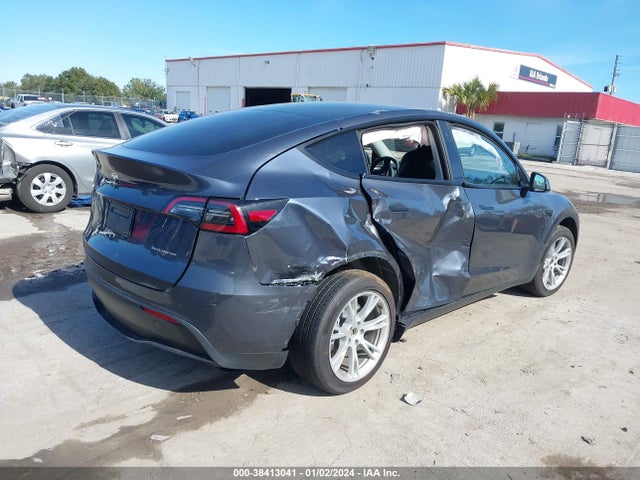 2023 TESLA MODEL Y 7SAYGDEE8PA087894 Photo 3