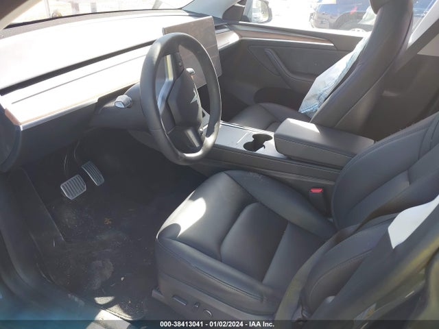 2023 TESLA MODEL Y 7SAYGDEE8PA087894 Photo 4