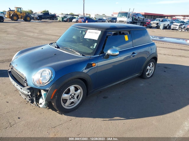 2011 MINI COOPER WMWSU3C52BT099165 Photo 1