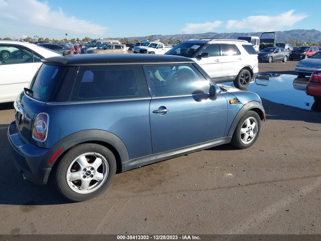2011 MINI COOPER WMWSU3C52BT099165 Photo 3