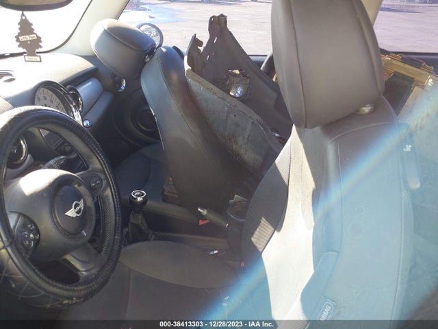 2011 MINI COOPER WMWSU3C52BT099165 Photo 4