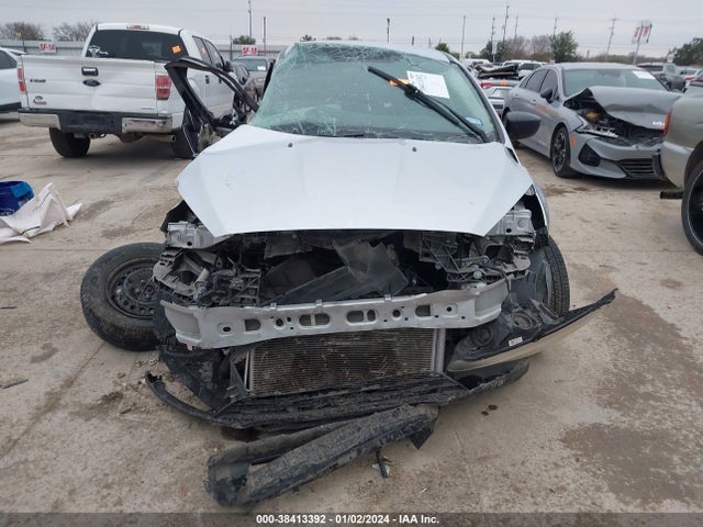 2018 FORD FOCUS S VIN: 1FADP3E27JL277551