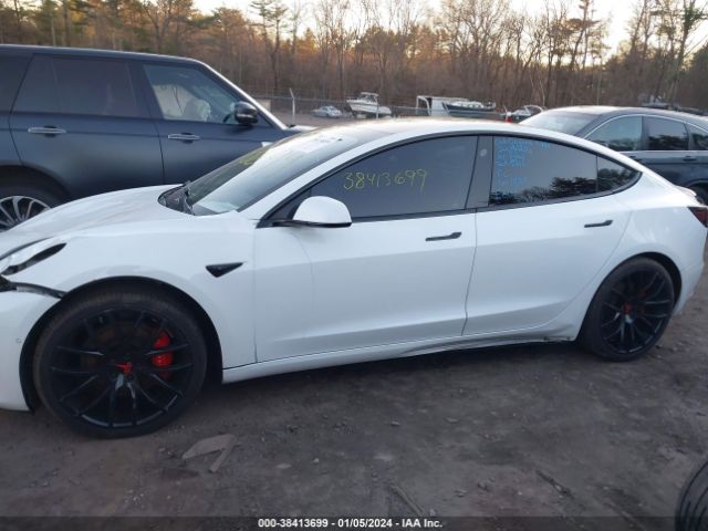 5YJ3E1EB3KF438773 Tesla Model 3 Long Range/performance