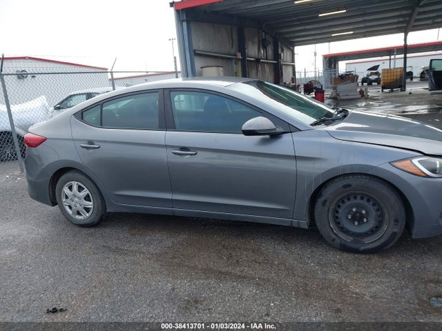 Hyundai ELANTRA SE 2018 5NPD74LFXJH394230 Image 13