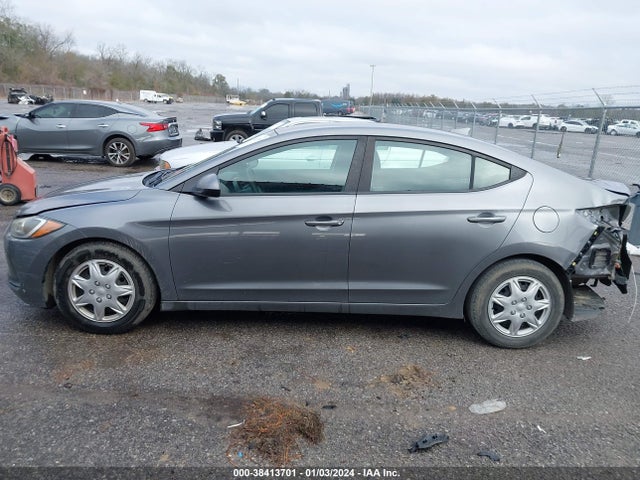 Hyundai ELANTRA SE 2018 5NPD74LFXJH394230 Image 14