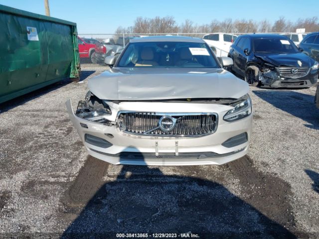 LVY982MK1JP032979 Volvo S90 T5 Momentum