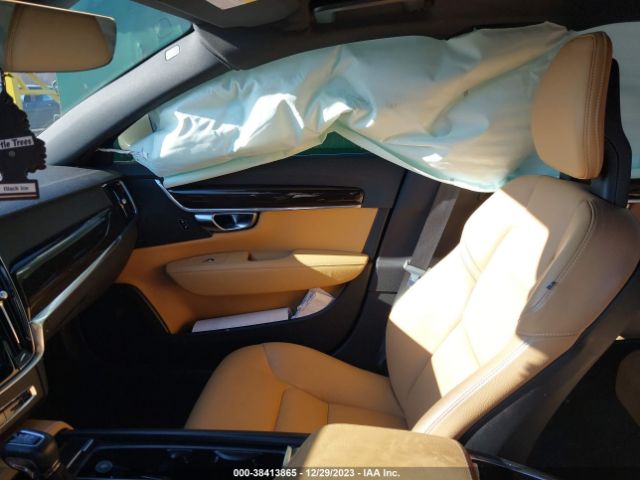 LVY982MK1JP032979 Volvo S90 T5 Momentum