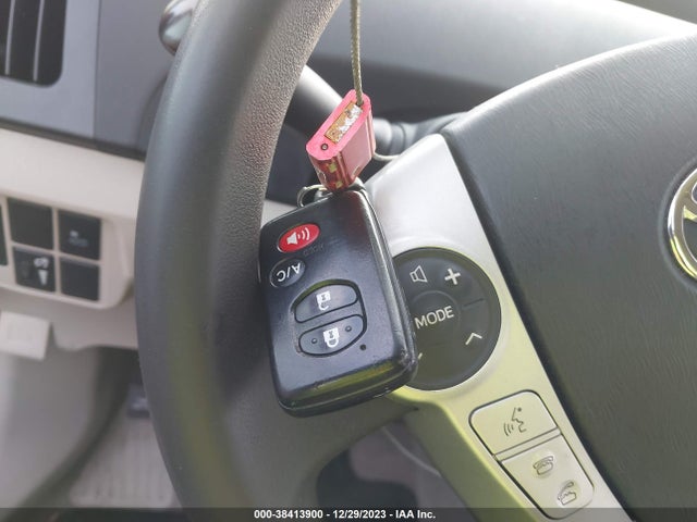 2010 TOYOTA PRIUS III VIN: JTDKN3DU1A0058340