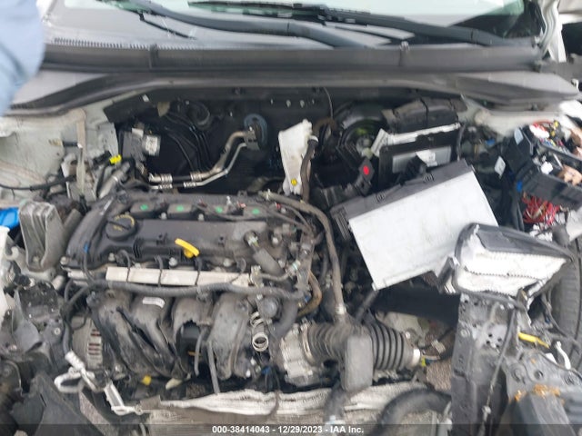 Hyundai ELANTRA SE 2018 5NPD74LF8JH353613 Image 10