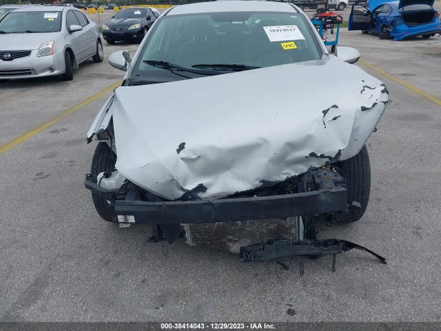 Hyundai ELANTRA SE 2018 5NPD74LF8JH353613 Image 11