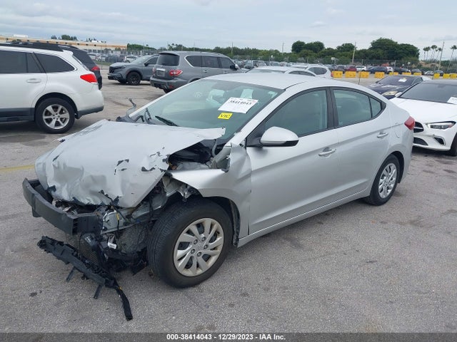 Hyundai ELANTRA SE 2018 5NPD74LF8JH353613 Image 2
