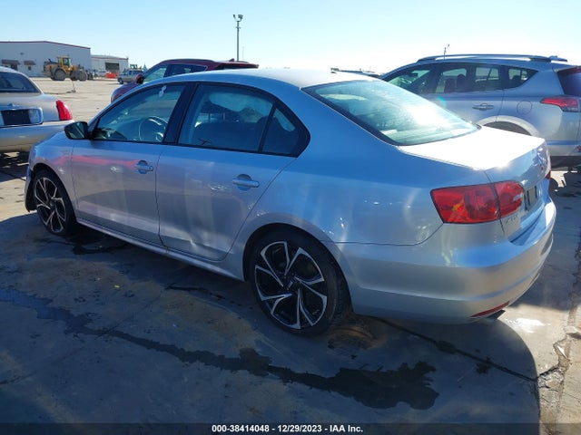 3VW2K7AJ9EM357990 Volkswagen Jetta 2.0l S
