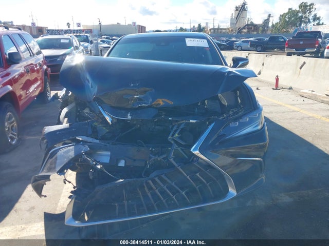 58AEA1C17NU014947 Lexus Es 300h Luxury