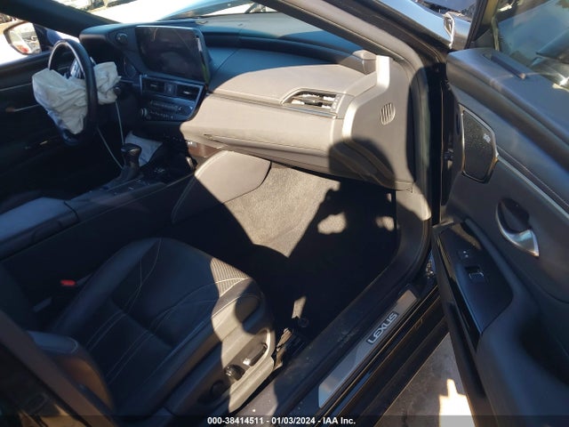 58AEA1C17NU014947 Lexus Es 300h Luxury