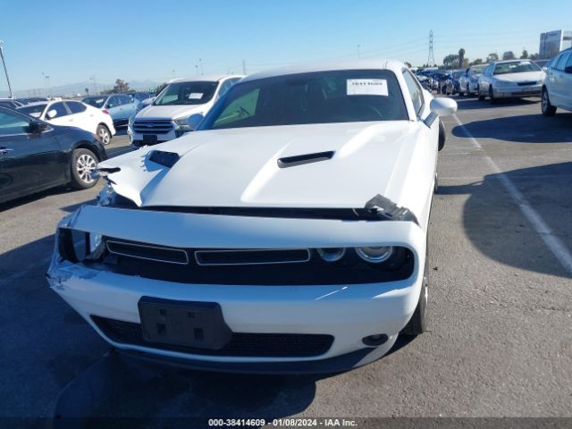 2C3CDZAG5JH288374 Dodge Challenger Sxt Plus