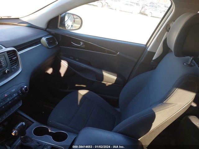 2016 KIA SORENTO 2.4L LX VIN: 5XYPGDA31GG136751