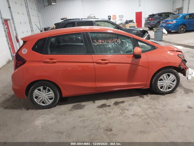 Honda FIT LX 2018 3HGGK5H49JM700144 Image 14