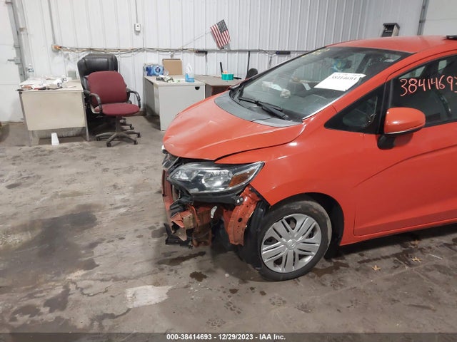 Honda FIT LX 2018 3HGGK5H49JM700144 Image 6