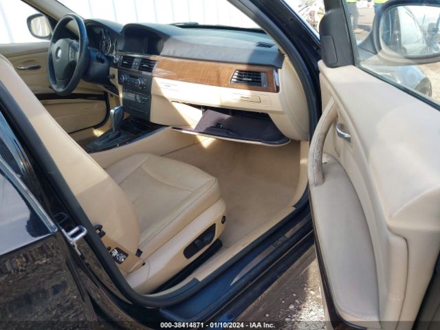 2011 BMW 3 SERIES WBAPH5C53BA448237 Photo 4