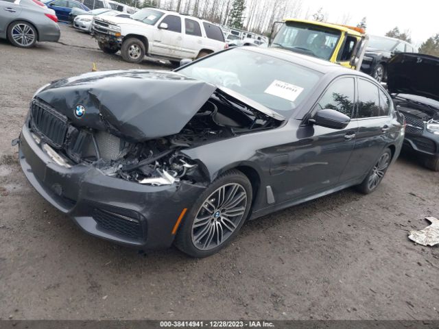 WBAJA9C5XJB033880 BMW 530e Iperformance