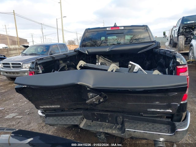RAM 1500 Laramie  4x4 5'7 Box 2022 1C6SRFJT2NN367168 Image 16