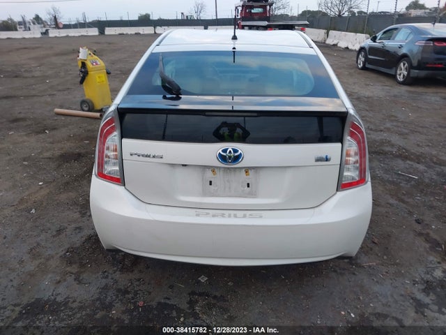 Toyota Prius Two 2015 JTDKN3DU0F0406877 Image 16