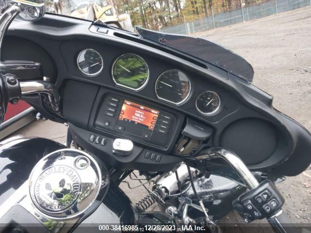 2015 HARLEY-DAVIDSON FLHTCU 1HD1FCM10FB624559 Photo 6