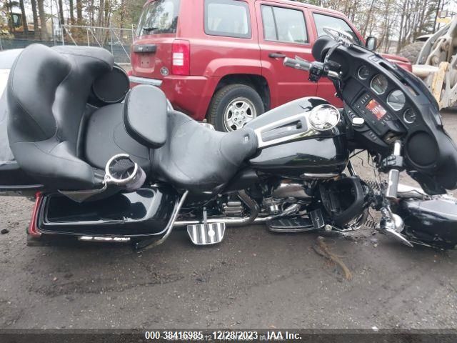 2015 HARLEY-DAVIDSON FLHTCU 1HD1FCM10FB624559 Photo 7