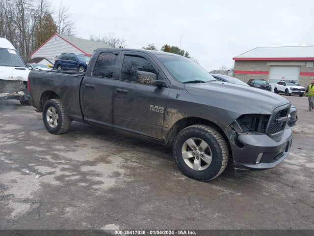 RAM 1500 Express Quad Cab 4x4 6'4 Box 2018 1C6RR7FT2JS256886 main image