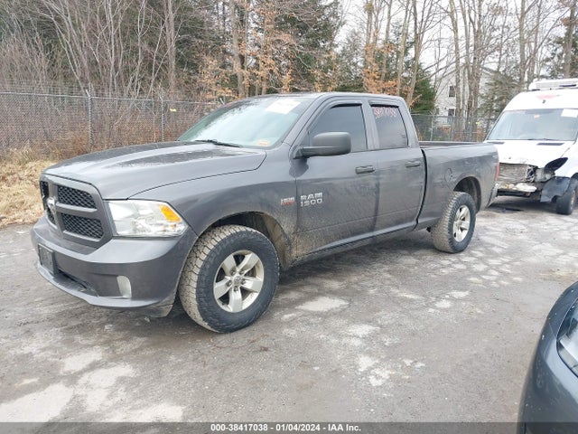 RAM 1500 Express Quad Cab 4x4 6'4 Box 2018 1C6RR7FT2JS256886 Image 2