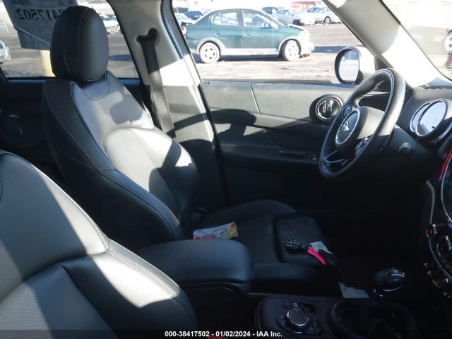 2018 MINI COUNTRYMAN WMZYT5C33J3E60835 Photo 4