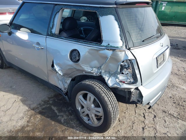 2006 MINI COOPER WMWRC33506TK72527 Photo 5