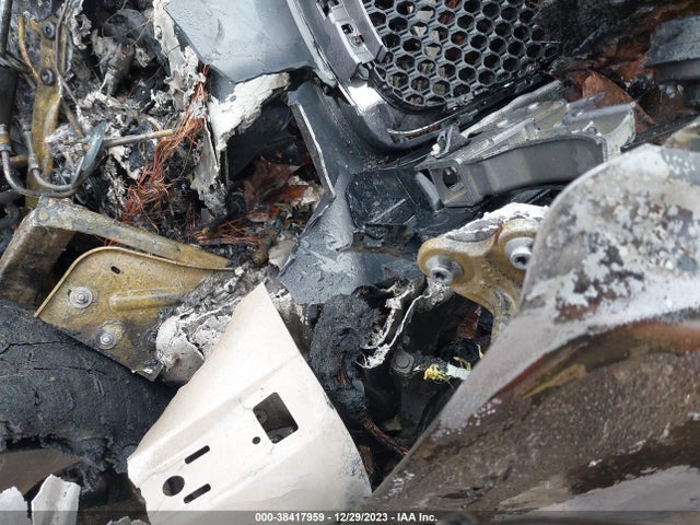 2017 JAGUAR F-PACE SADCJ2BV0HA060854 Photo 8