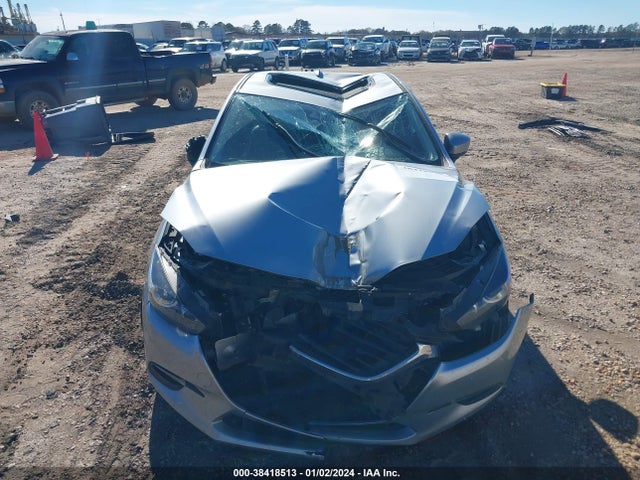 3MZBN1V34JM188763 Mazda Mazda3 Touring