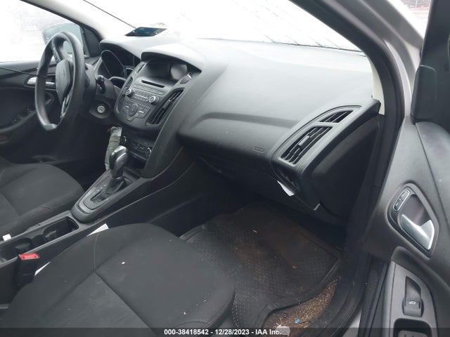 Ford FOCUS SE 2015 1FADP3K2XFL234480 Image 5