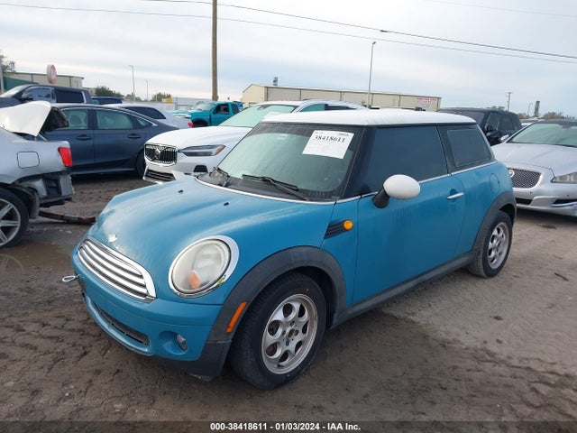 2009 MINI COOPER WMWMF33529TW70151 Photo 1