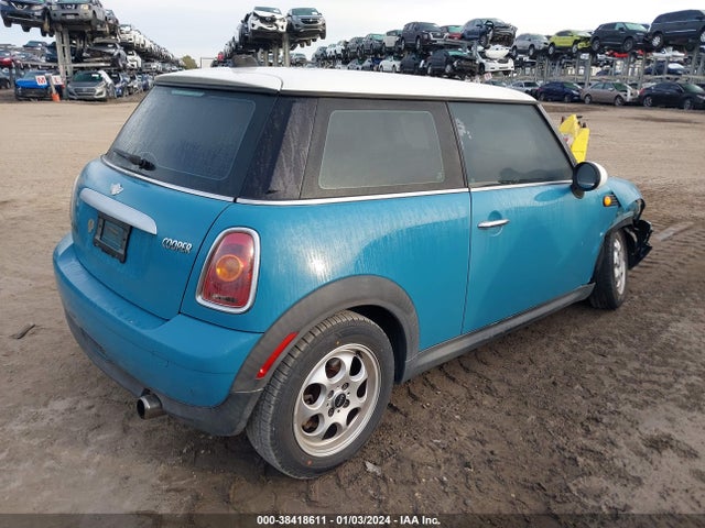 2009 MINI COOPER WMWMF33529TW70151 Photo 3