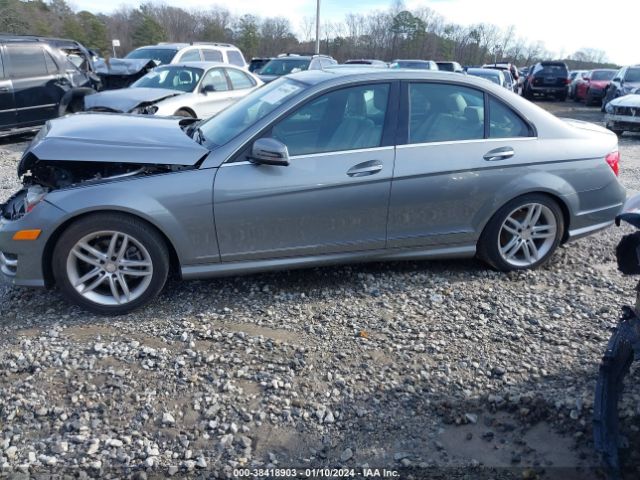 WDDGF4HBXEG206733 Mercedes-Benz C 250 Luxury/sport
