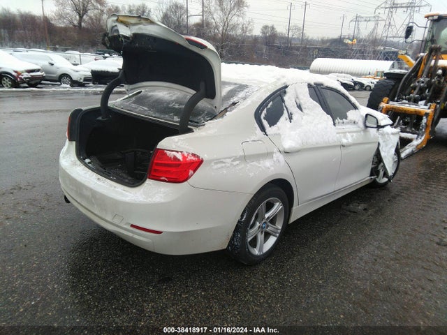 WBA3C3C56FK202218 BMW 320i Xdrive
