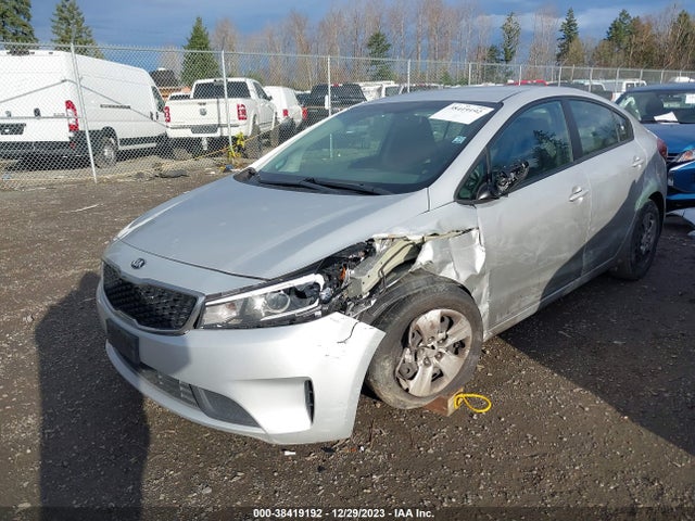 KIA FORTE LX 2017 3KPFK4A76HE139026 Image 2