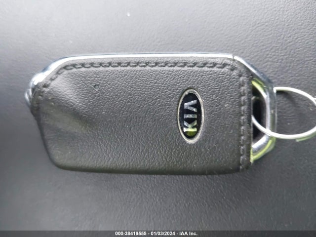 KIA Stinger Premium 2019 KNAE25LA6K6060007 Image 11