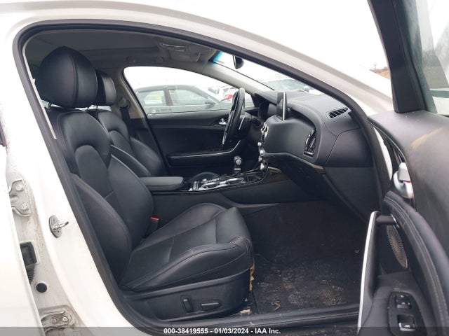 KIA Stinger Premium 2019 KNAE25LA6K6060007 Image 5