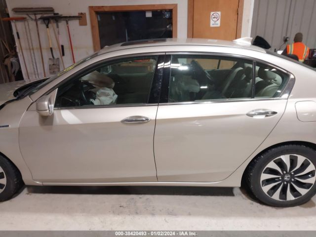 1HGCR6F74EA009538 Honda Accord Hybrid Touring