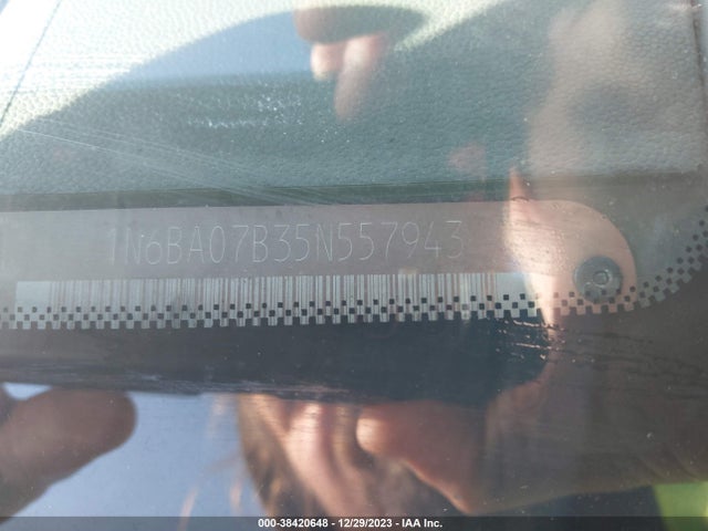 2005 NISSAN TITAN SE VIN: 1N6BA07B35N557943