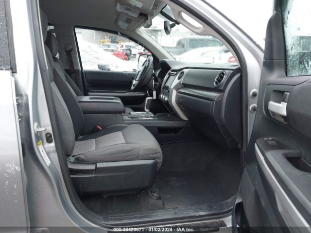 5TFDY5F18HX614014 Toyota Tundra Sr5 5.7l V8